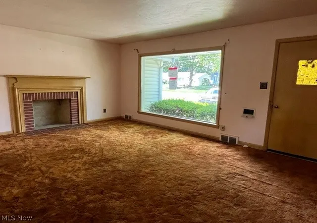 Photo 2 of Single family home for sale at 1921 Cover Dr, Youngstown, OH 44514 | MLS# 5240349 | Listing updated on 2026-09-04