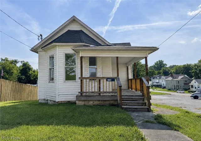 Photo 1 of Single family home for sale at 1104 Williams St, Parkersburg, WV 26101 | MLS# 5242270 | Listing updated on 2026-09-08