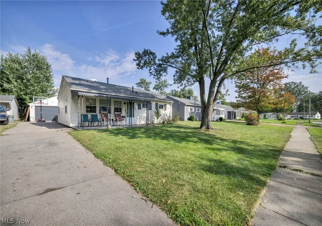 Photo 2 of Single family home for sale at 4307 Talbot Ln, Lorain, OH 44055 | MLS# 5242108 | Listing updated on 2026-09-14
