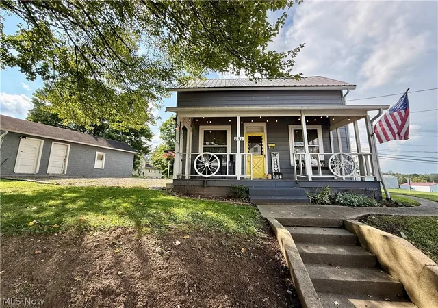 Photo 3 of Single family home for sale at 731 N Lisbon St, Carrollton, OH 44615 | MLS# 5241865 | Listing updated on 2026-09-03