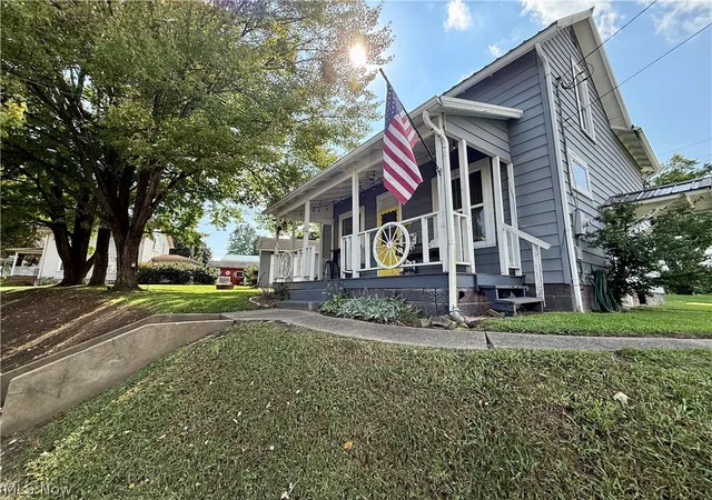 Photo 3 of Single family home for sale at 731 N Lisbon St, Carrollton, OH 44615 | MLS# 5241865 | Listing updated on 2026-09-03
