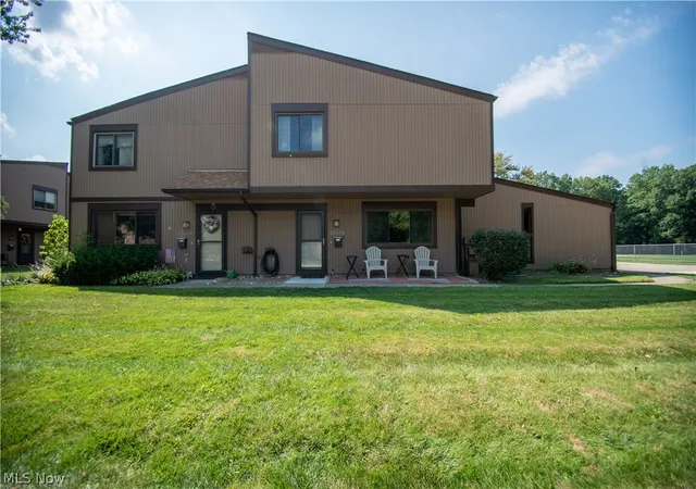 Condo for sale at 26674 Lake Of The Fls Blvd, Olmsted Falls, OH 44138 | MLS# 5240297