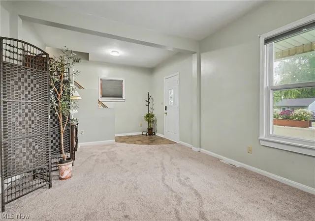 Photo 4 of Single family home for sale at 176 S Johnson Rd, Sebring, OH 44672 | MLS# 5241823 | Listing updated on 2026-09-05
