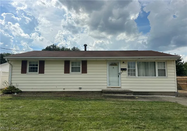 Photo 1 of Single family home for sale at 3125 Willowrow Ave Ne, Canton, OH 44705 | MLS# 5242064 | Listing updated on 2026-09-29