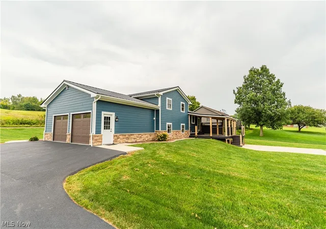 Photo 3 of Sale Pending at 1106 Shutt Valley Rd Nw, Sugarcreek, OH 44681 | MLS# 5241614 | Listing updated on 2026-09-05