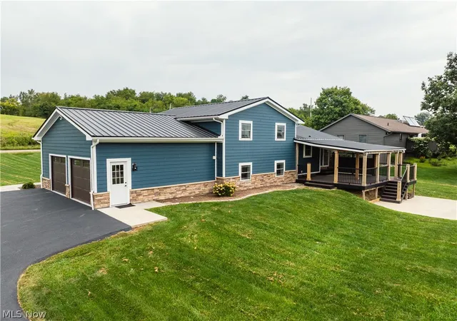 Photo 3 of Sale Pending at 1106 Shutt Valley Rd NW, Sugarcreek, OH 44681 | MLS# 5241614 | Listing updated on 2026-09-05