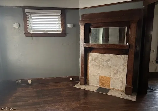 Photo 4 of Sale Pending at 521 E 112th Street, Cleveland, OH 44108 | MLS# 5242295 | Listing updated on 2026-09-11