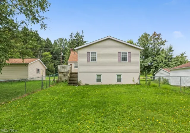 Photo 3 of Single family home for sale at 1025 S 12th Street, Sebring, OH 44672 | MLS# 5242260 | Listing updated on 2026-09-03