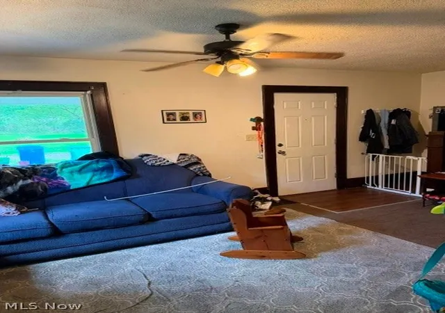 Photo 3 of Single family home for sale at 520 Parks Ave, Barberton, OH 44203 | MLS# 5242077 | Listing updated on 2026-09-13