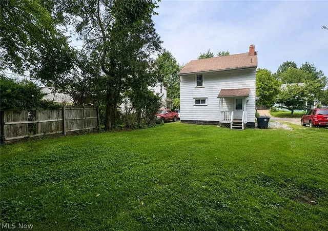 Photo 3 of Single family home for sale at 1318 Arnold Ave, Akron, OH 44305 | MLS# 5242023 | Listing updated on 2026-09-03