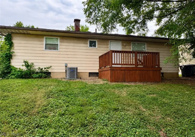 Photo 2 of Single family home for sale at 1273 Barcelona Dr, Akron, OH 44313 | MLS# 5242274 | Listing updated on 2026-09-19