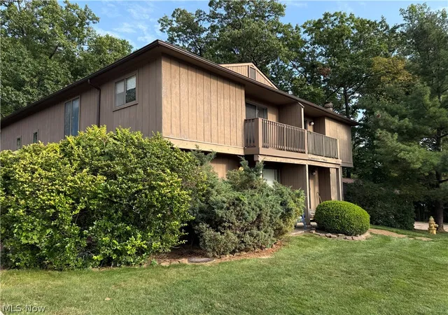 Photo 2 of Condo for sale at 7569 Creekwood Dr #21D, North Royalton, OH 44133 | MLS# 5237001 | Listing updated on 2026-09-21