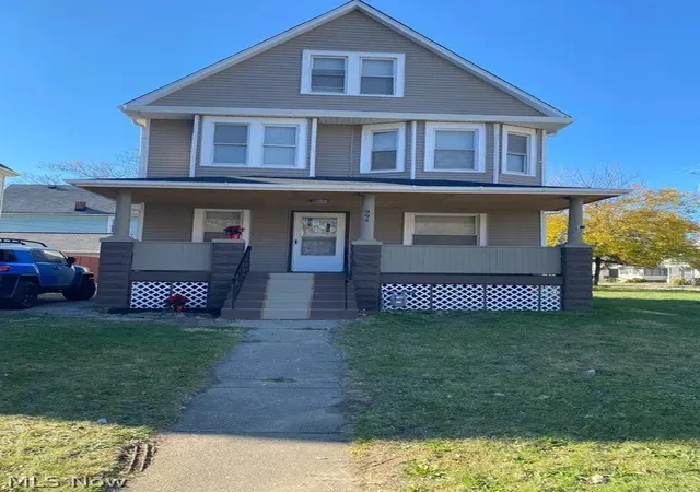 Photo 2 of Single family home for sale at 994 Parkwood Dr, Cleveland, OH 44108 | MLS# 5242304 | Listing updated on 2026-09-03