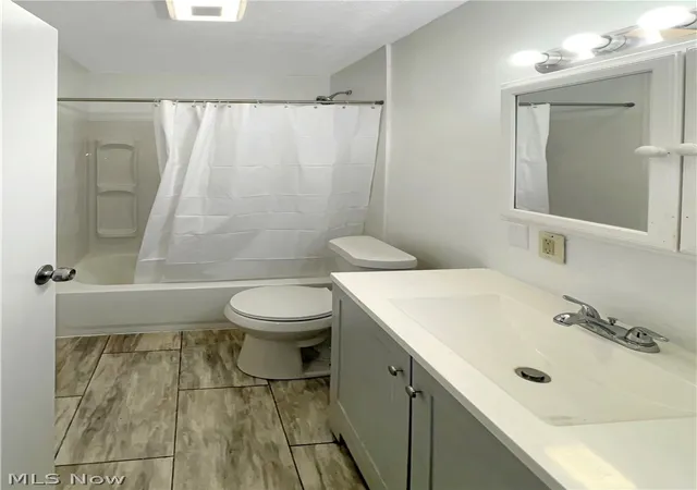 Photo 4 of Single family home for sale at 919 Kickapoo Ave, Akron, OH 44305 | MLS# 5241846 | Listing updated on 2026-09-03
