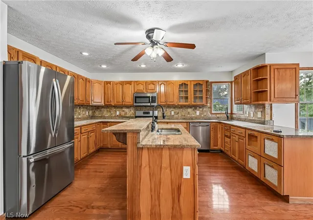 Photo 2 of Single family home for sale at 2145 Overland Ave Ne, Warren, OH 44483 | MLS# 5240861 | Listing updated on 2026-09-03