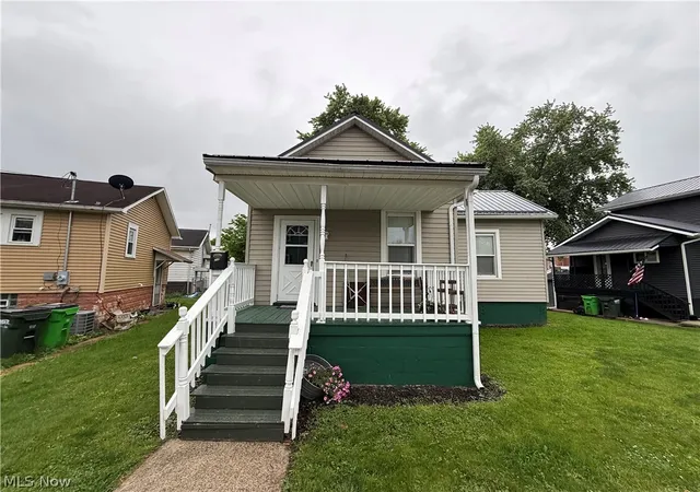 Photo 2 of Single family home for sale at 208 W 1st Street, Uhrichsville, OH 44683 | MLS# 5241894 | Listing updated on 2026-09-28