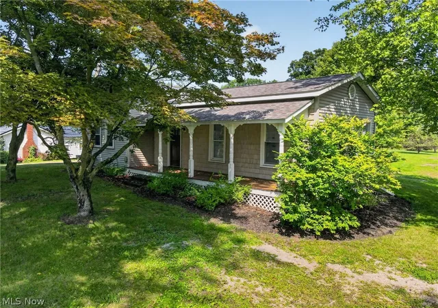 Photo 2 of Single family home for sale at 371 E Jefferson St, Jefferson, OH 44047 | MLS# 5242290 | Listing updated on 2026-09-03