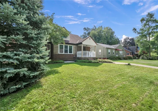 Photo 2 of Sale Pending at 4051 Riveredge Rd, Cleveland, OH 44111 | MLS# 5241777 | Listing updated on 2026-09-10