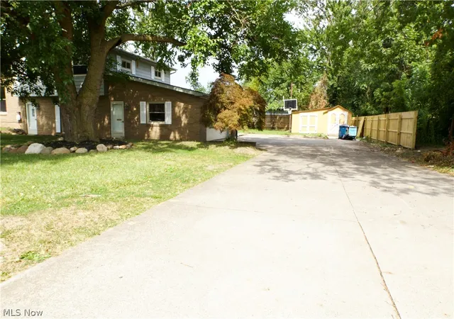 Photo 3 of Single family home for sale at 1426 W 39th Street, Lorain, OH 44053 | MLS# 5241631 | Listing updated on 2026-09-15