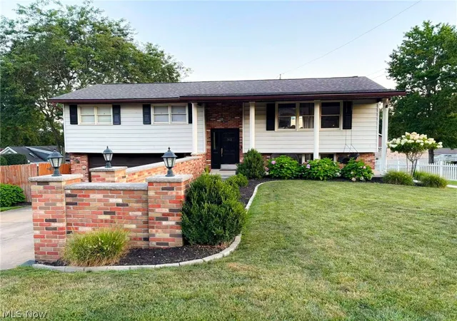 Photo 1 of Single family home for sale at 312 Donahey Ave Ne, New Philadelphia, OH 44663 | MLS# 5242320 | Listing updated on 2026-09-07