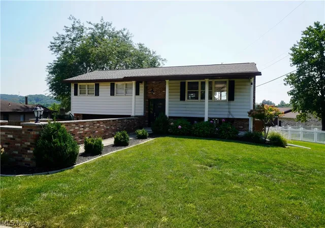 Photo 2 of Single family home for sale at 312 Donahey Ave Ne, New Philadelphia, OH 44663 | MLS# 5242320 | Listing updated on 2026-09-07