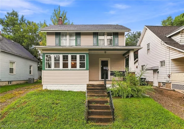Photo 2 of Single family home for sale at 1270 Alberta St, Barberton, OH 44203 | MLS# 5242322 | Listing updated on 2026-09-13