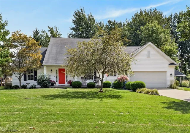 Photo 1 of Sale Pending at 32079 Country Clb Dr, Avon Lake, OH 44012 | MLS# 5239225 | Listing updated on 2026-09-08