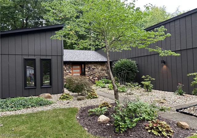 Photo 29 of Sale Pending at 5726 Rock Point Cir, North Ridgeville, OH 44039 | MLS# 5242335 | Listing updated on 2026-10-05