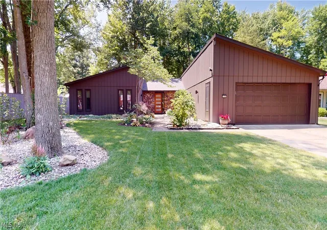 Photo 2 of Sale Pending at 5726 Rock Point Cir, North Ridgeville, OH 44039 | MLS# 5242335 | Listing updated on 2026-10-05