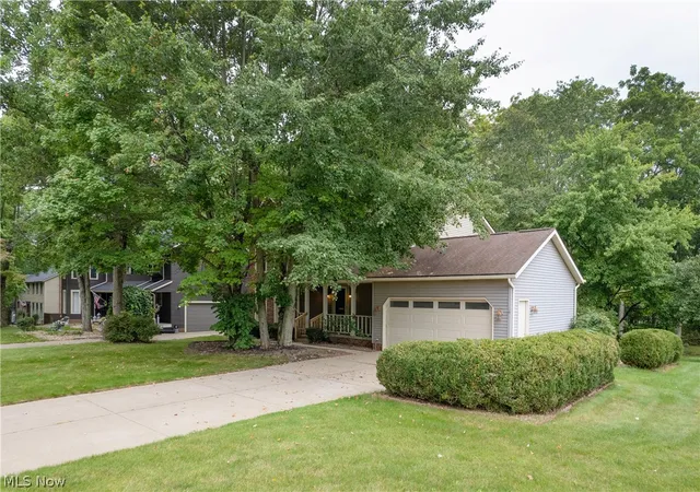 Photo 3 of Single family home for sale at 3846 Golden Wood Way, Green, OH 44685 | MLS# 5236753 | Listing updated on 2026-10-07