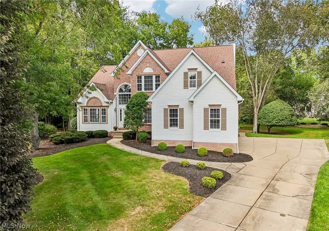 Photo 1 of Sale Pending at 2965 Greenspire Ln, Fairlawn, OH 44333 | MLS# 5240145 | Listing updated on 2026-09-04