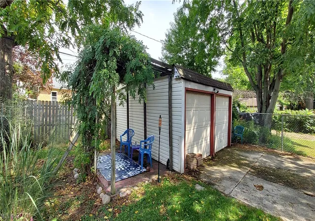Photo 4 of Sale Pending at 11320 Florian Ave, Cleveland, OH 44111 | MLS# 5242340 | Listing updated on 2026-09-25