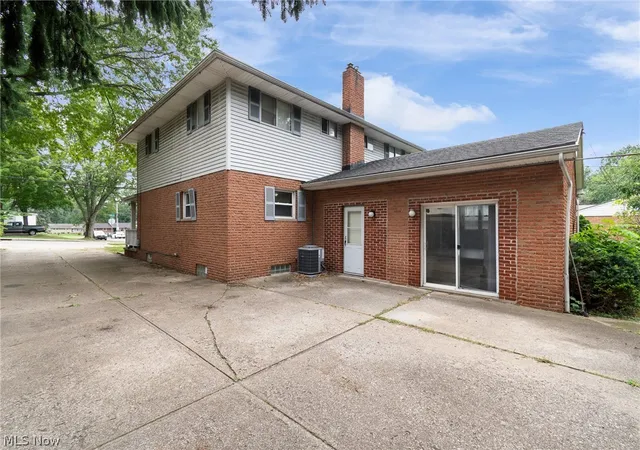 Photo 3 of Multi family home for sale at 2337 38th Street Nw, Canton, OH 44709 | MLS# 5240578 | Listing updated on 2026-09-09