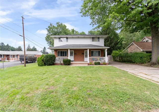 Photo 4 of House for sale at 2337 38th Street NW, Canton, OH 44709 | MLS# 5240578 | Listing updated on 2026-09-09