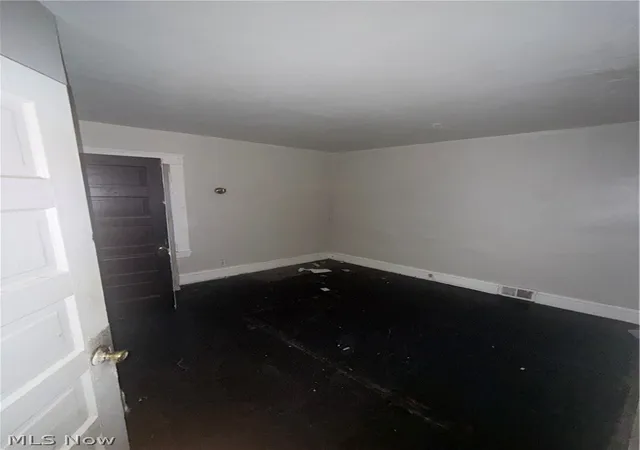 Photo 4 of House for sale at 806 E 100th Street, Cleveland, OH 44108 | MLS# 5242352 | Listing updated on 2026-09-04
