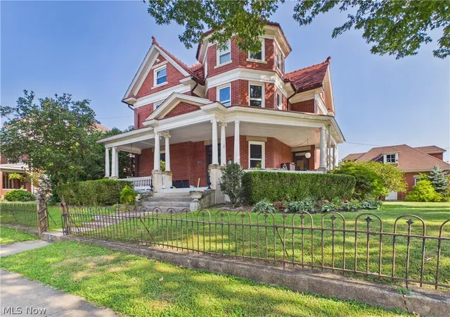 Photo 1 of Single family home for sale at 1315 Washington Ave, Parkersburg, WV 26101 | MLS# 5241929 | Listing updated on 2026-09-04