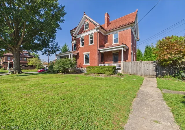 Photo 3 of Single family home for sale at 1315 Washington Ave, Parkersburg, WV 26101 | MLS# 5241929 | Listing updated on 2026-09-04