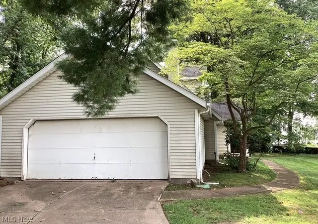 Photo 1 of Single family home for sale at 9524 Lasalle Ln, Mentor, OH 44060 | MLS# 5242317 | Listing updated on 2026-09-11