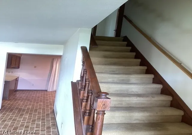 Photo 3 of Sale Pending at 9524 Lasalle Ln, Mentor, OH 44060 | MLS# 5242317 | Listing updated on 2026-09-26