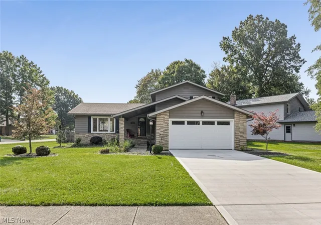 Photo 1 of Sale Pending at 7879 Cresthill Dr, Seven Hills, OH 44131 | MLS# 5241898 | Listing updated on 2026-10-05