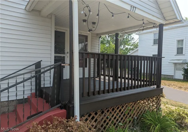 Photo 3 of House for sale at 117 Gilbert Ave, Niles, OH 44446 | MLS# 5241583 | Listing updated on 2026-10-02