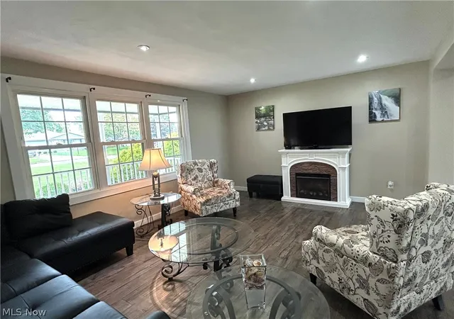 Photo 3 of Sale Pending at 4595 Sheffield Dr, Youngstown, OH 44515 | MLS# 5242371 | Listing updated on 2026-09-06