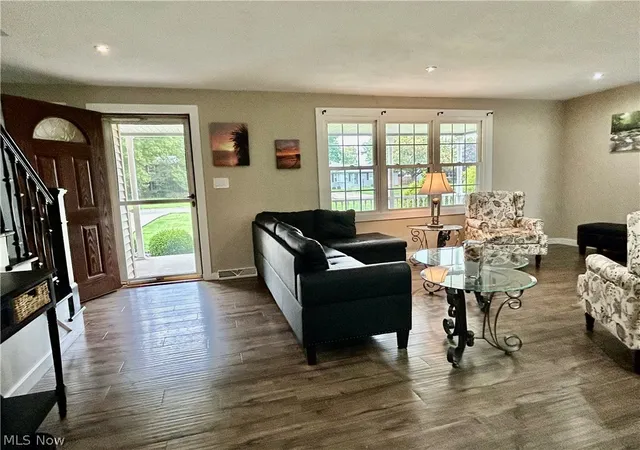 Photo 4 of Sale Pending at 4595 Sheffield Dr, Youngstown, OH 44515 | MLS# 5242371 | Listing updated on 2026-09-06