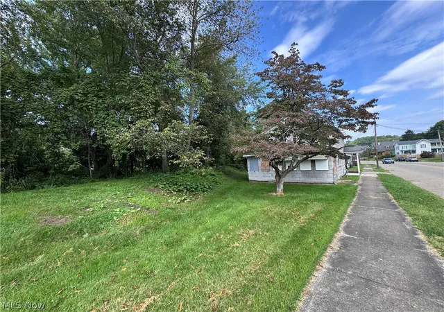 Photo 4 of Single family home for sale at 8574 N High St, Mineral City, OH 44656 | MLS# 5242342 | Listing updated on 2026-09-25