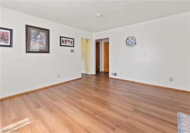 Photo 3 of Single family home for sale at 516 Mildred Ave, Weirton, WV 26062 | MLS# 5241459 | Listing updated on 2026-09-04