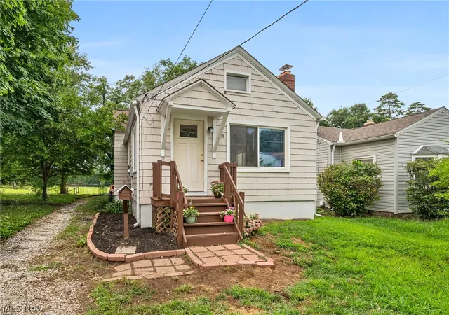 Photo 1 of Sale Pending at 898 Orchard Rd, Willoughby, OH 44094 | MLS# 5241272 | Listing updated on 2026-09-07