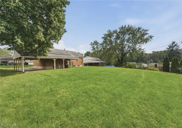Photo 4 of Single family home for sale at 2425 Regentview St NE, Canton, OH 44705 | MLS# 5240847 | Listing updated on 2026-09-04