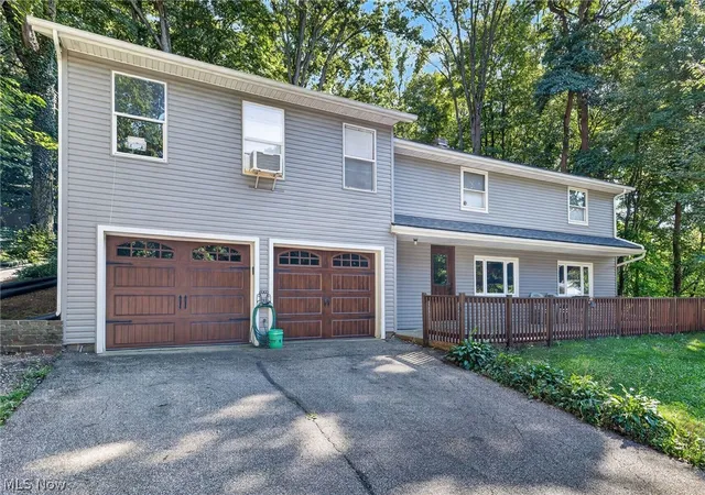 Photo 2 of Single family home for sale at 598 Randolph Rd, Mogadore, OH 44260 | MLS# 5242280 | Listing updated on 2026-09-11