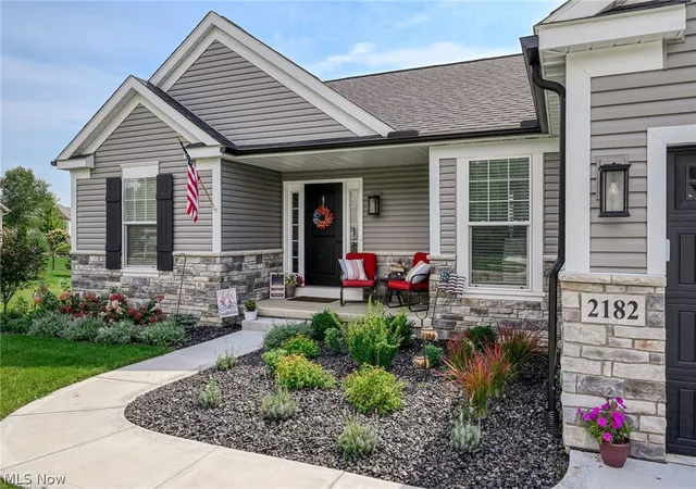 Photo 3 of Single family home for sale at 2182 Sugar Maple Dr, Kent, OH 44240 | MLS# 5242177 | Listing updated on 2026-09-15