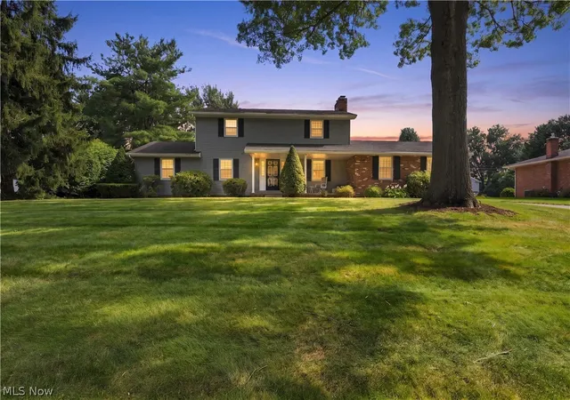 Photo 2 of Single family home for sale at 1364 Stonington Rd Nw, North Canton, OH 44720 | MLS# 5241288 | Listing updated on 2026-09-29
